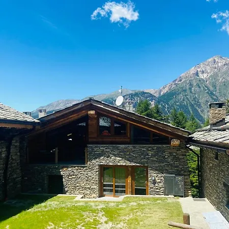 Maison *